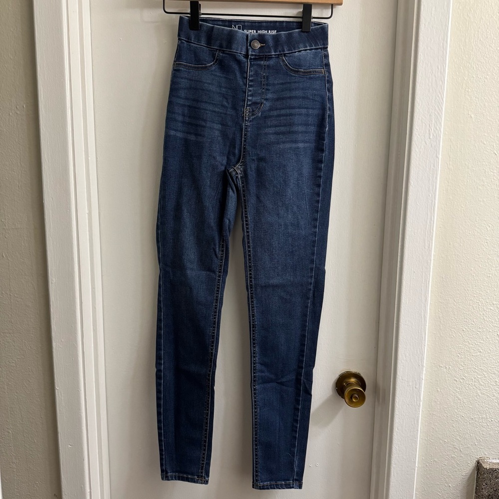 No Boundaries Super High Rise Dark Wash Skinny Jeans size Extra Small